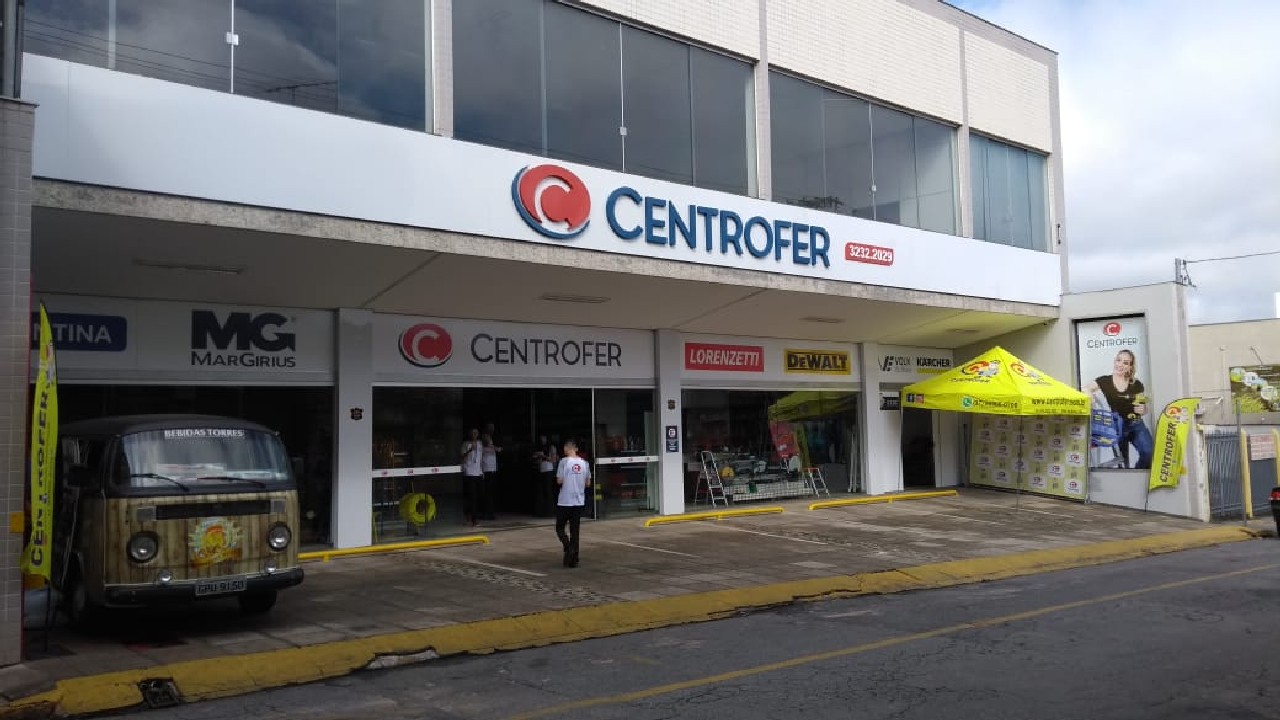 Centrofer comemora novo endereço com Feirão Tramontina