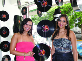As proprietária Denise e Renata