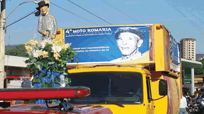 A imagem de Padre Libério acompanha a Moto Romaria