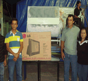 A TV foi entregue durante a festa da cidade
