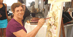 A artista Efigênia Chaves participou da feira