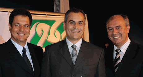 O empresário no momento da homenagem