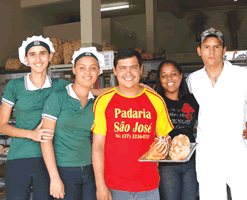 A equipe da Padaria São José