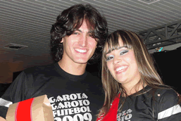 Ana Lina, garota futebol e Samuel garoto Futebol