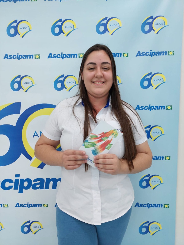 Consumidores e vendedores recebem a premiação da Compra da Sorte da ASCIPAM