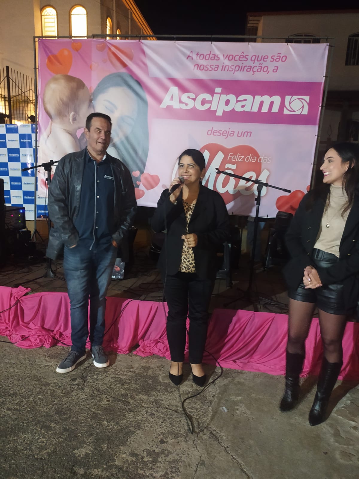 Ascipam e comerciantes do bairro inauguram o Centro Comercial São Pedro