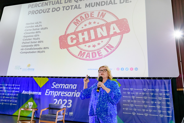 A Semana Empresarial 2023 é realizada com sucesso entre o público 