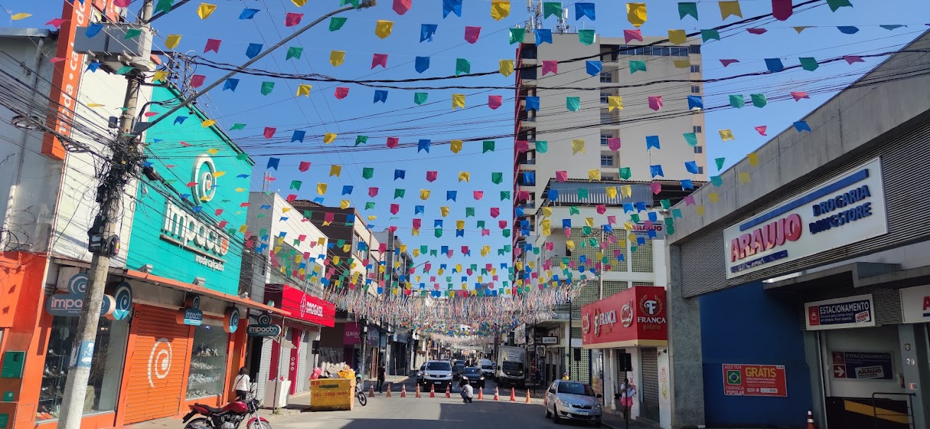 Ascipam colore as principais ruas de Pará de Minas e se prepara para os Festejos Juninos e Julinos