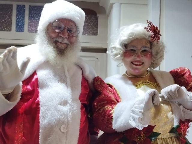 Papai Noel chega em Pará de Minas inaugurando o Natal Luz e sonhos 