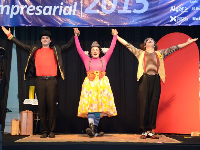 Palco vira picadeiro e leva arte para o mundo corporativo