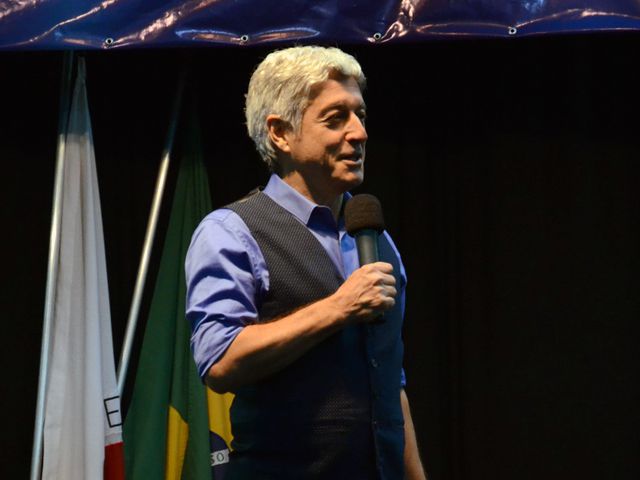 Caco Barcellos divide herança com os participantes da Semana Empresarial
