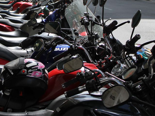 Entra em vigor o novo sistema de estacionamento na Benedito Valadares