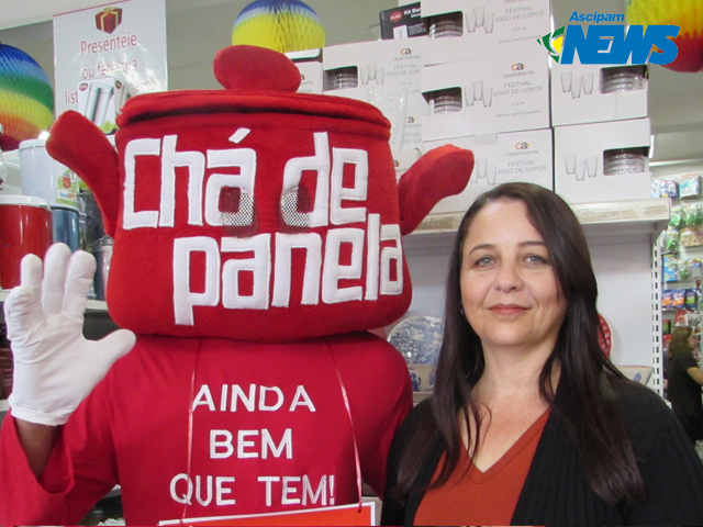 Panelito é o nome escolhido para a mascote da loja Chá de Panela